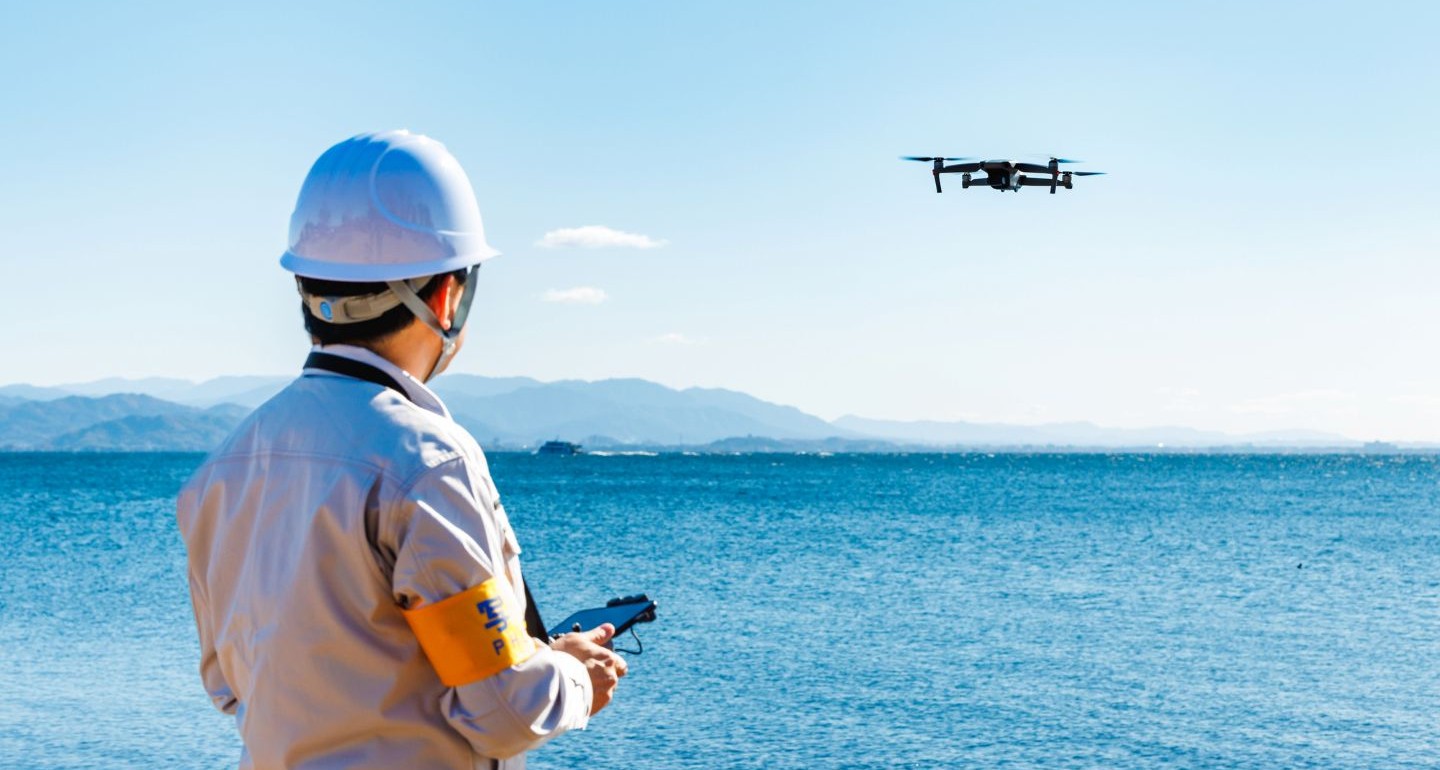 #slidecaption2 ドローンを飛ばしたい